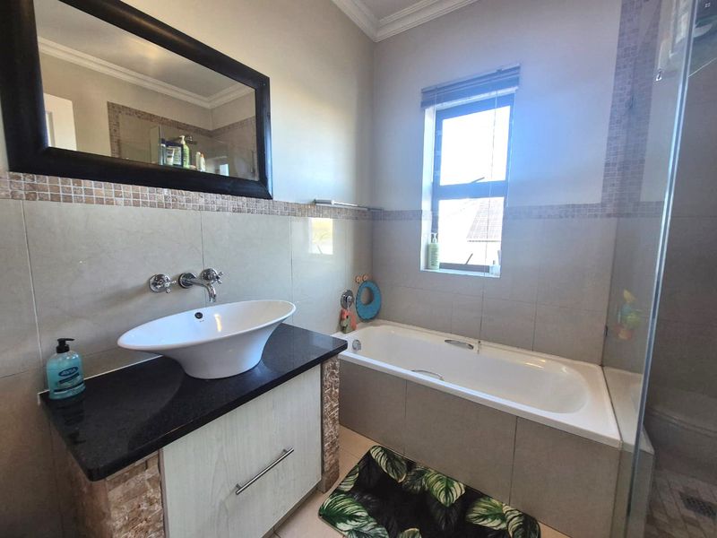 Family home in sought after estate  - Photo 8