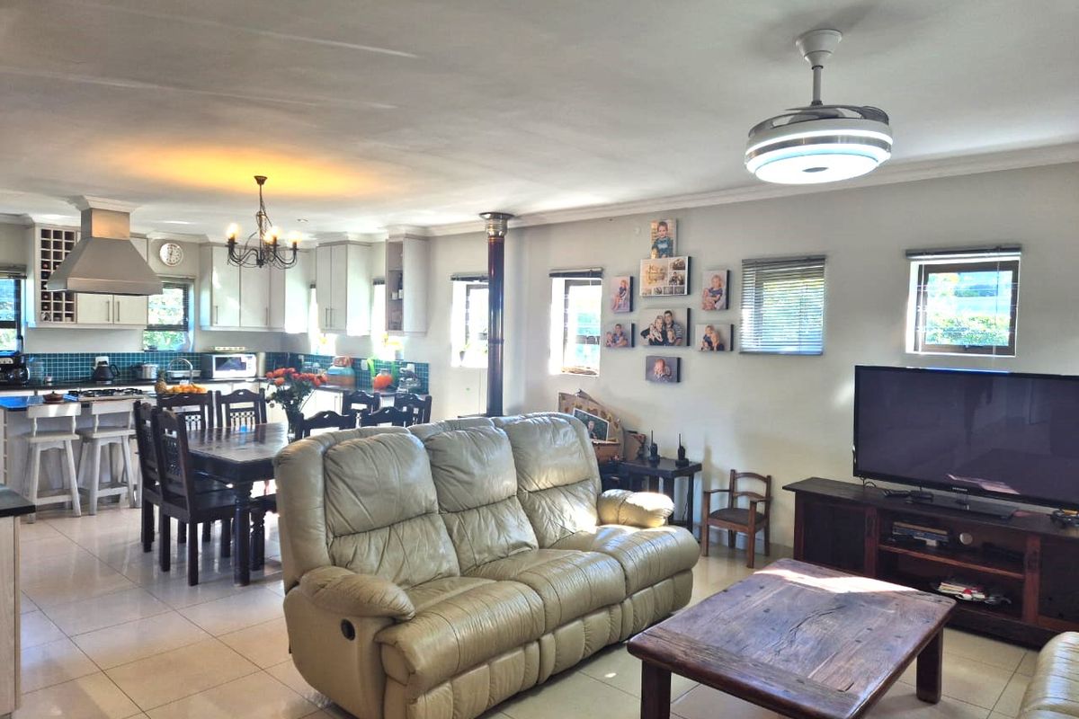 Family home in sought after estate  - Photo 4