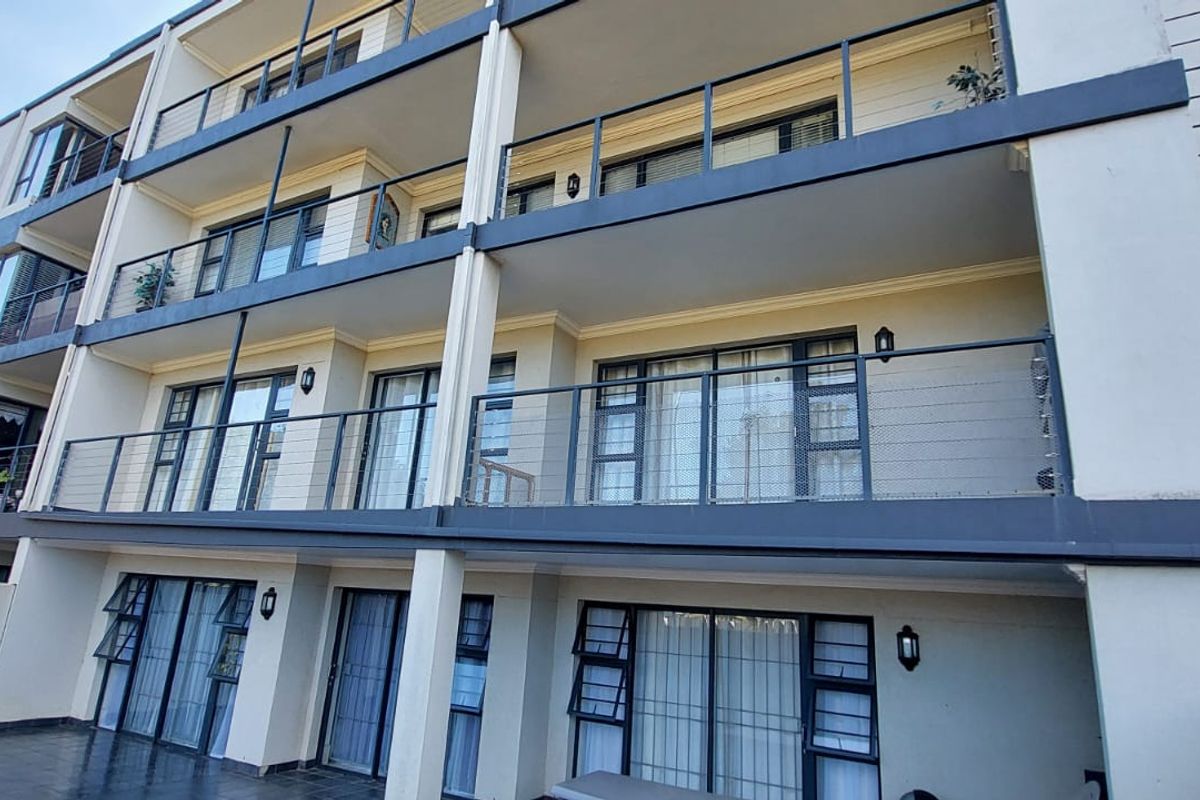 Investor’s Dream – Turnkey 2-Bedroom Apartment with Balcony, Braai Area & Secure Parking in The Dune, Jeffreys Bay - Photo 4