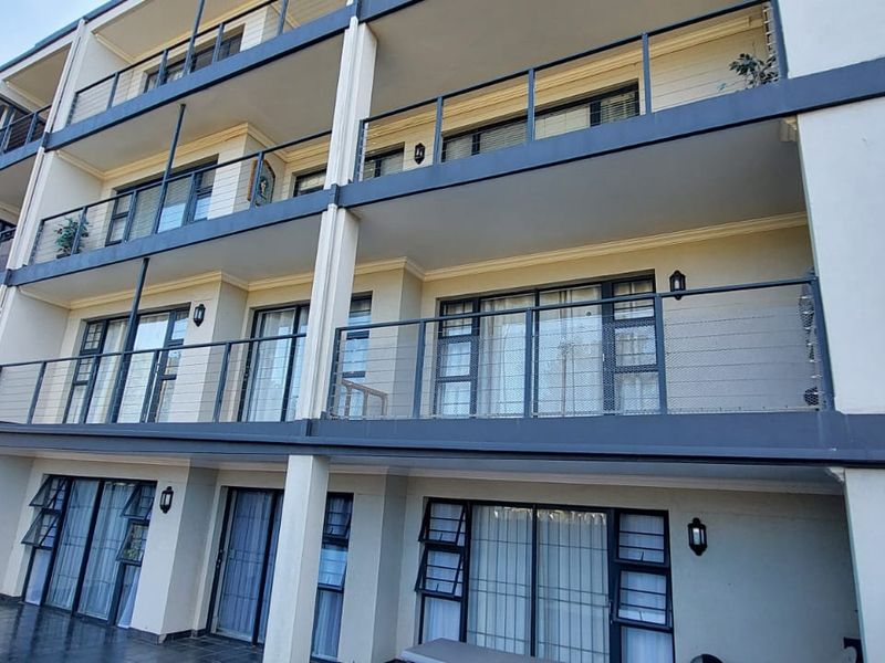 Investor’s Dream – Turnkey 2-Bedroom Apartment with Balcony, Braai Area & Secure Parking in The Dune, Jeffreys Bay - Photo 4