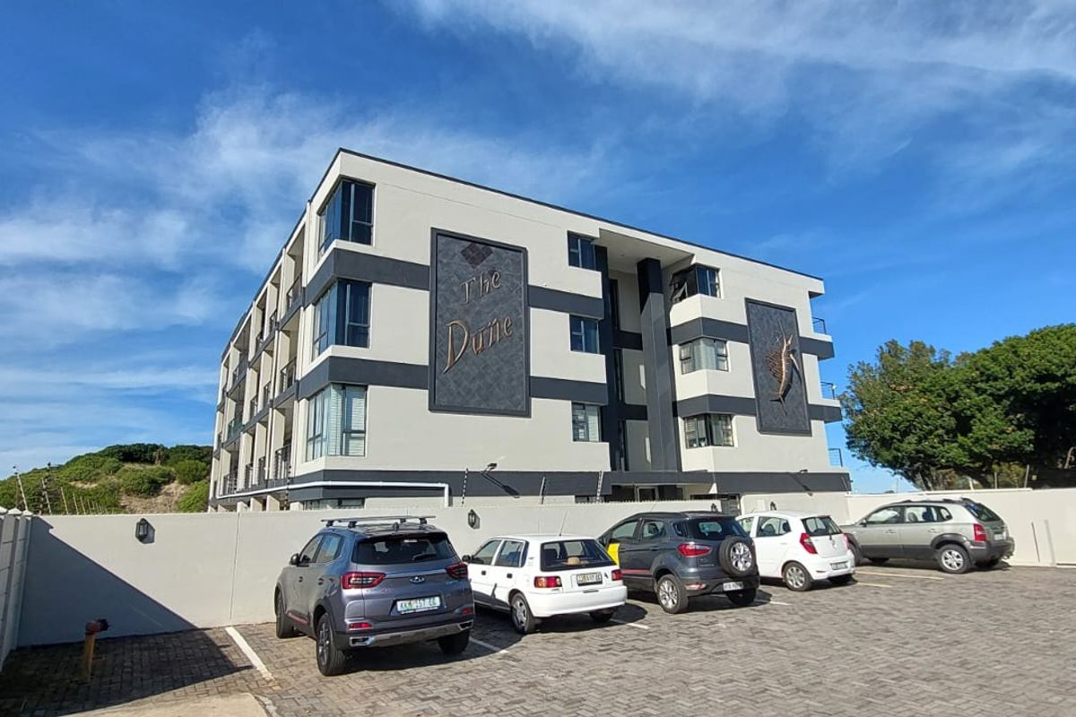 Investor’s Dream – Turnkey 2-Bedroom Apartment with Balcony, Braai Area & Secure Parking in The Dune, Jeffreys Bay - Photo 2