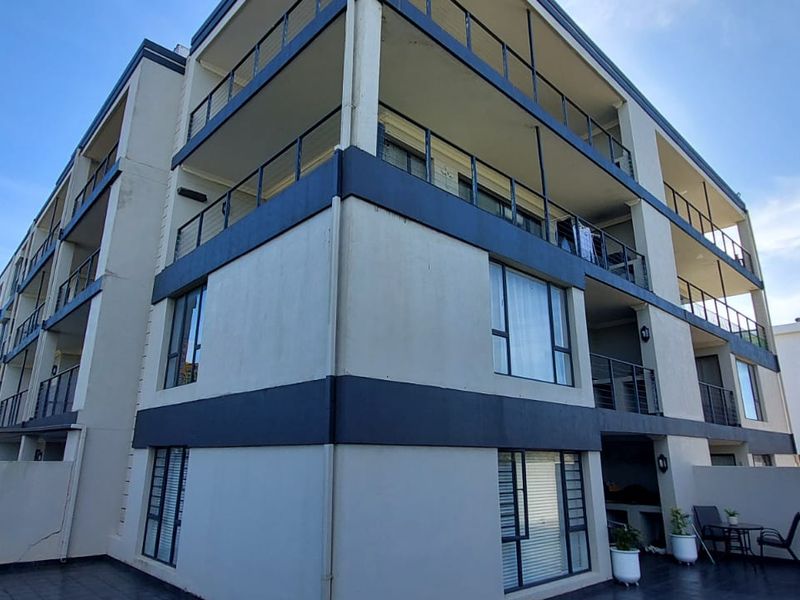 Investor’s Dream – Turnkey 2-Bedroom Apartment with Balcony, Braai Area & Secure Parking in The Dune, Jeffreys Bay - Photo 3