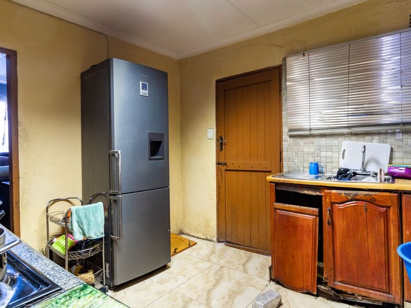 1-Bedroom Starter Home with Income Potential – Jabulani, Soweto - Photo 5