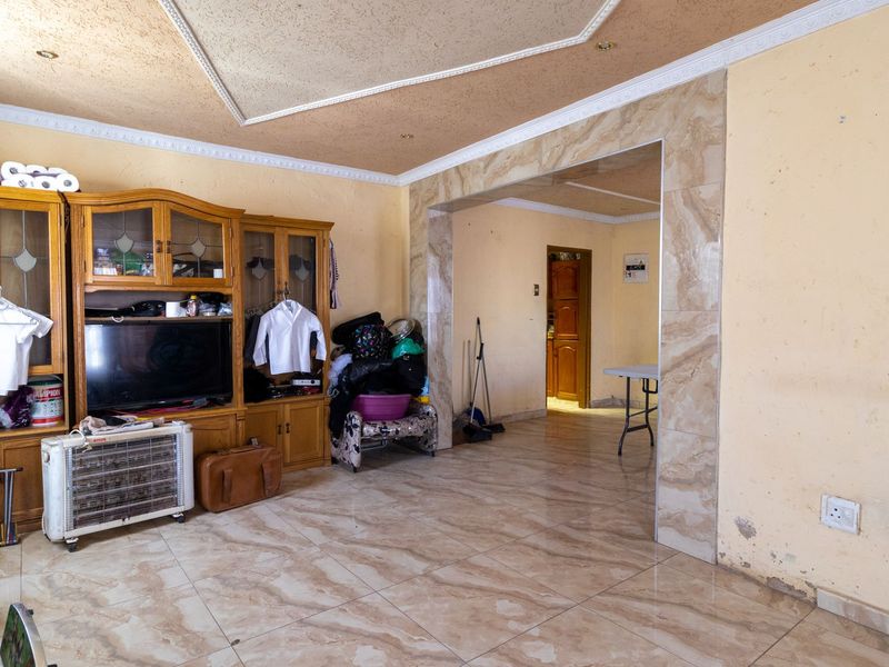 1-Bedroom Starter Home with Income Potential – Jabulani, Soweto - Photo 3