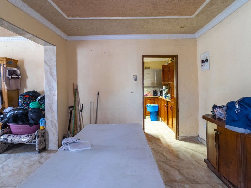 1-Bedroom Starter Home with Income Potential – Jabulani, Soweto - Photo 4