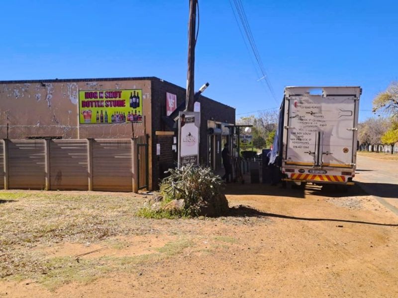 Versatile Commercial Property with Multiple Income Streams - Deneysville - Photo 8