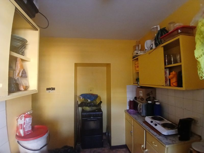 1.5 BEDROOM FLAT FOR SALE IN SUNNYSIDE  - Photo 4