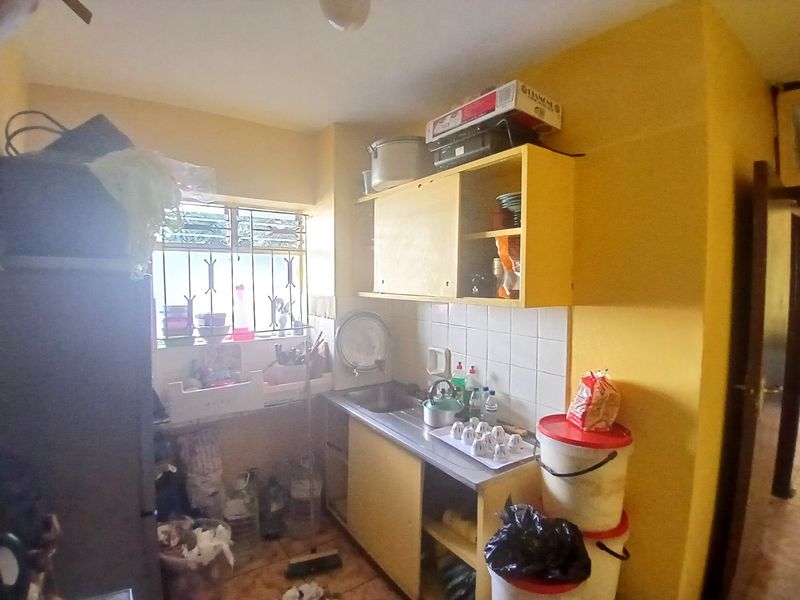 1.5 BEDROOM FLAT FOR SALE IN SUNNYSIDE  - Photo 2