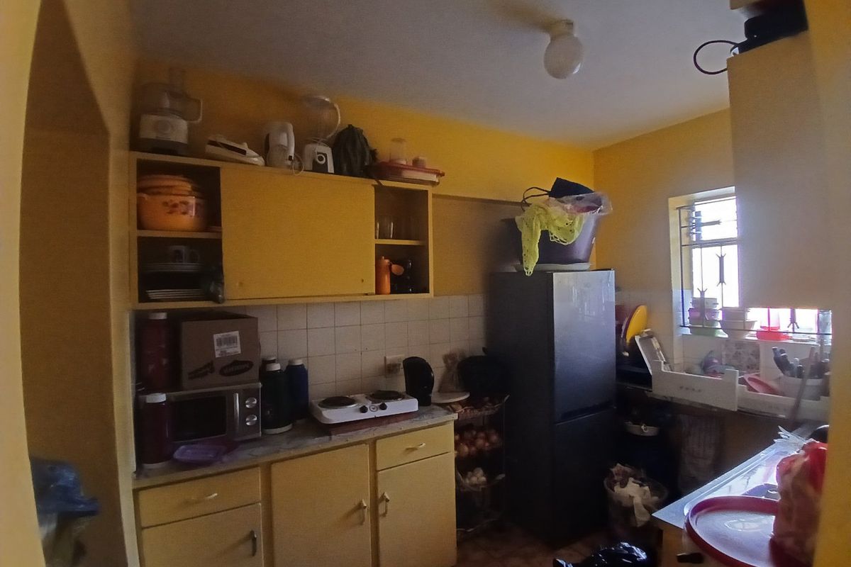 1.5 BEDROOM FLAT FOR SALE IN SUNNYSIDE  - Photo 3