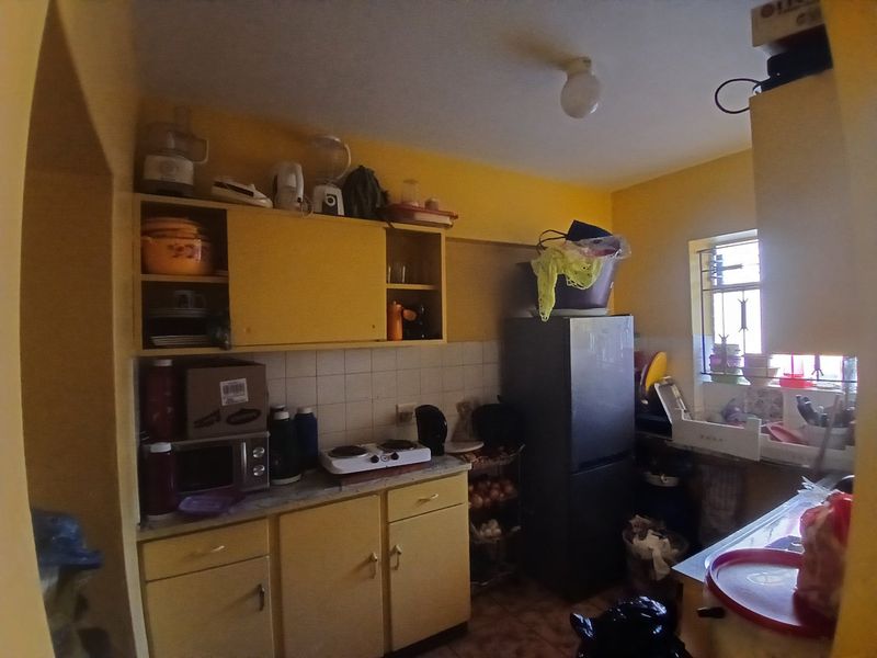 1.5 BEDROOM FLAT FOR SALE IN SUNNYSIDE  - Photo 3