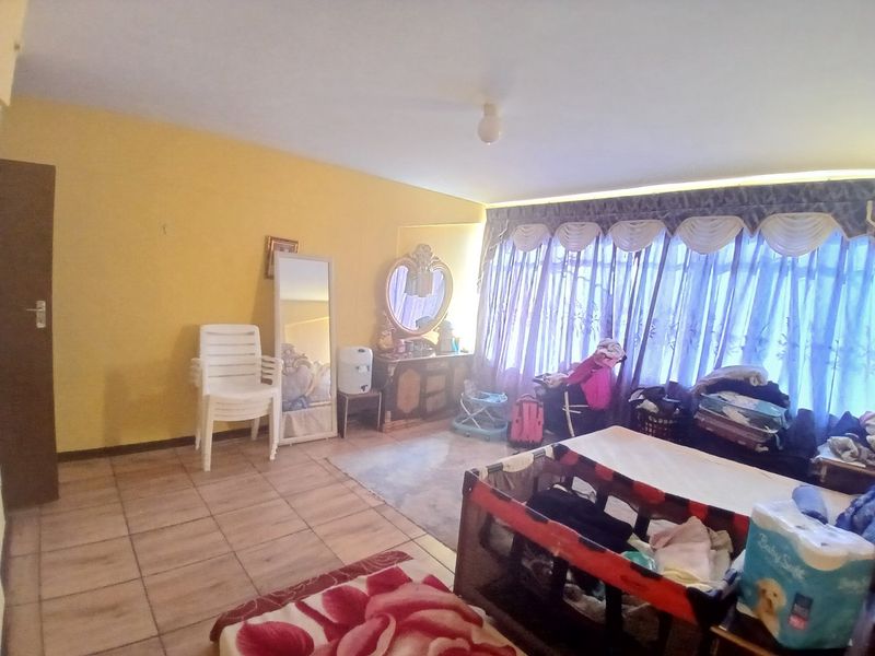 1.5 BEDROOM FLAT FOR SALE IN SUNNYSIDE  - Photo 7