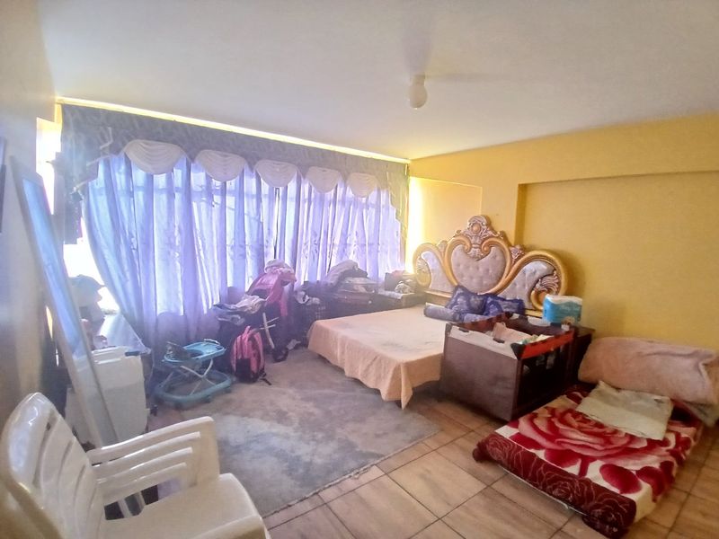 1.5 BEDROOM FLAT FOR SALE IN SUNNYSIDE  - Photo 6