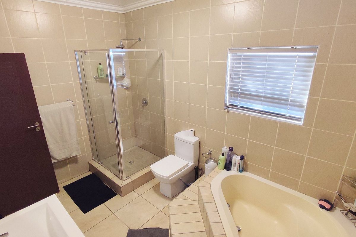 Amazing 3 Bedroom Home in Amberfield Valley! - Photo 5