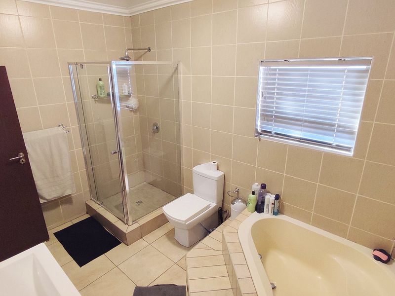 Amazing 3 Bedroom Home in Amberfield Valley! - Photo 5