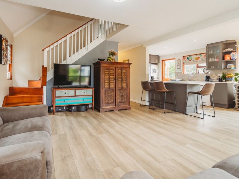 Where every day feels like a holiday! - Photo 8