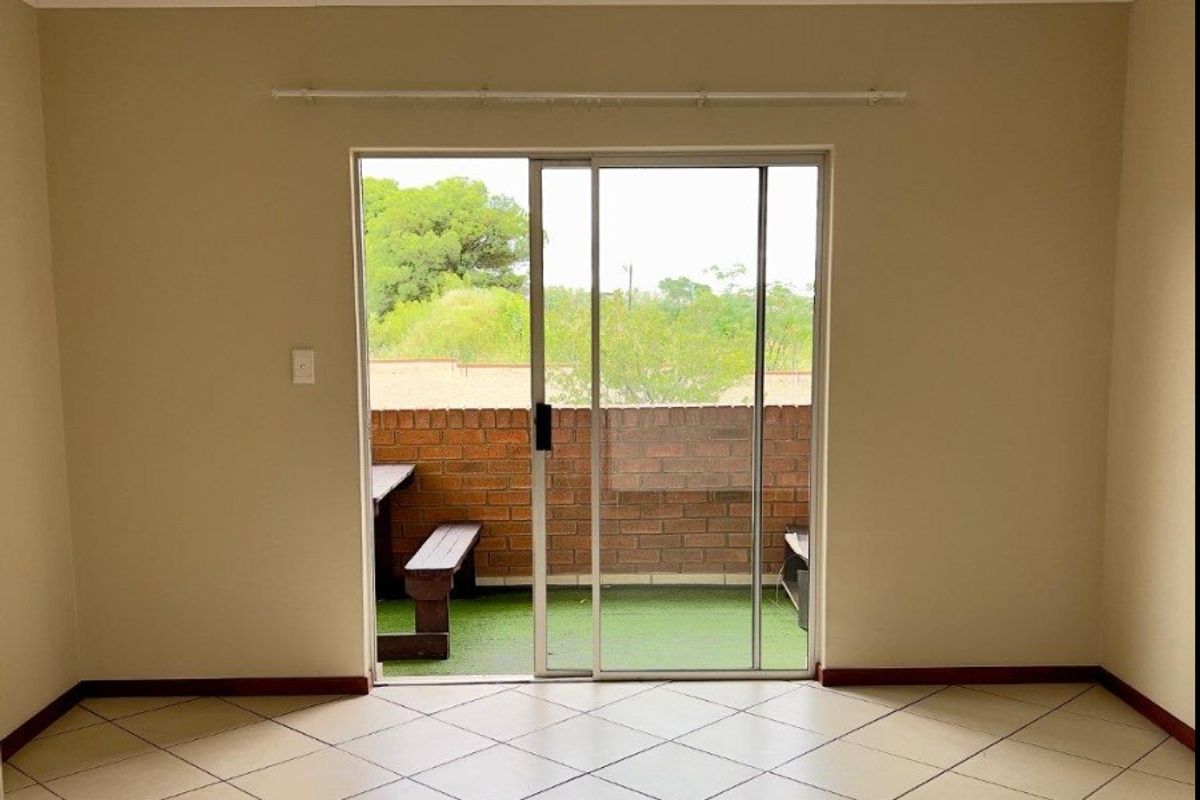 2 Bedroom 1 Bathroom Apartment/Flat for Sale - Photo 3