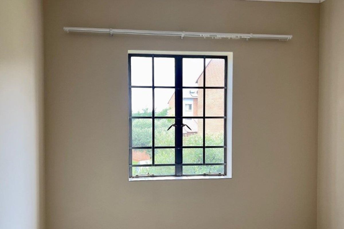 2 Bedroom 1 Bathroom Apartment/Flat for Sale - Photo 4