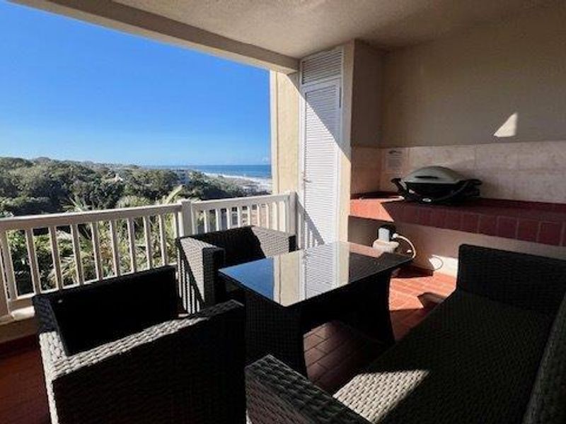 Stylish Top-Floor Coastal Apartment with Breathtaking Sea Views – Uvongo - Photo 7