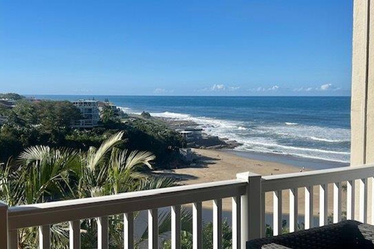 Stylish Top-Floor Coastal Apartment with Breathtaking Sea Views – Uvongo - Photo 4