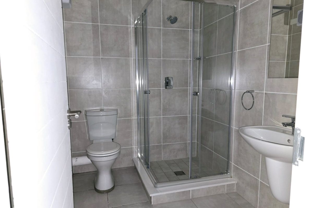 Sophisticated 2-Bedroom Apartment for Rent in Green Park Lifestyle Estate – Boksburg  - Photo 4