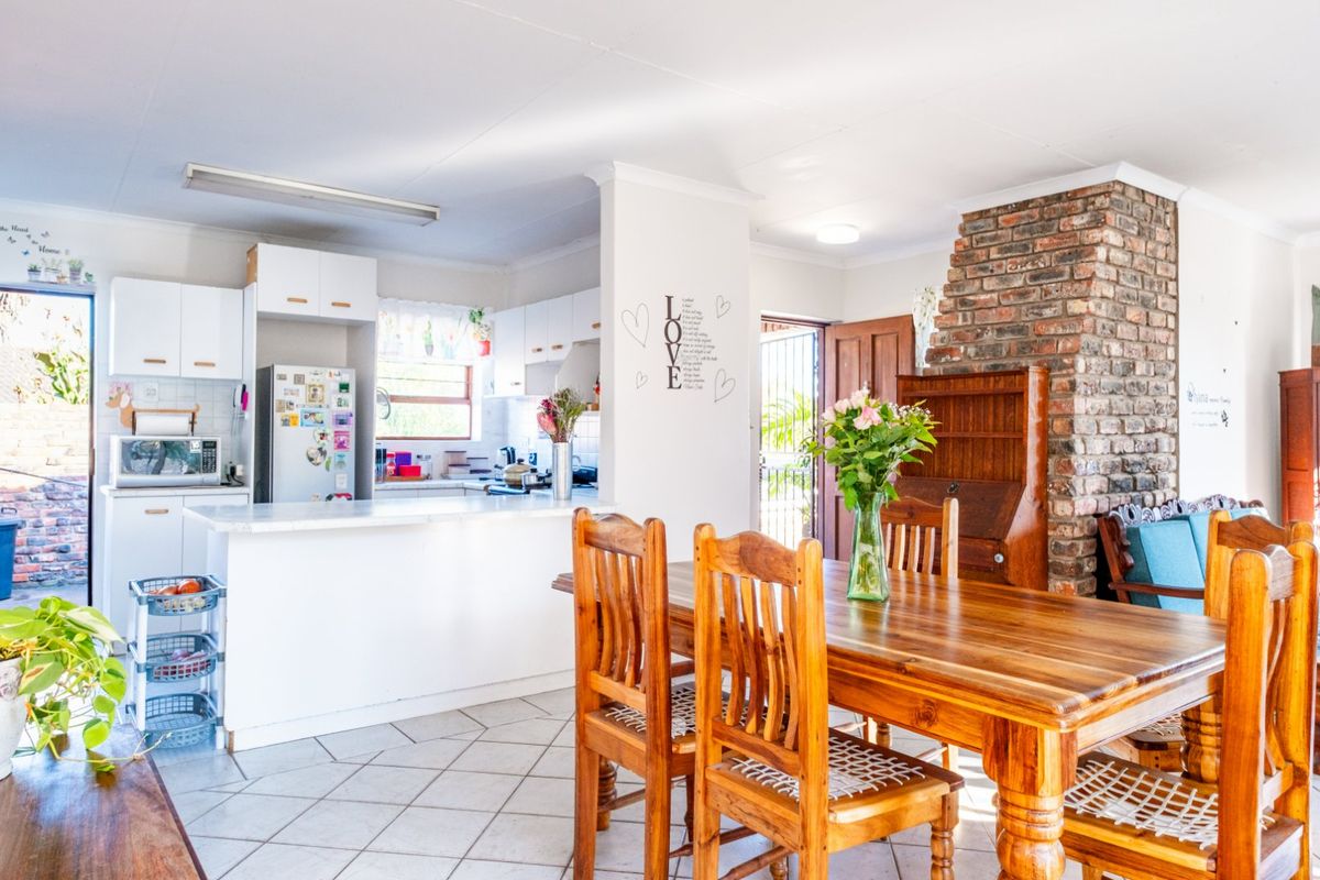 Neat Denneoord Home with Great Potential - Photo 5