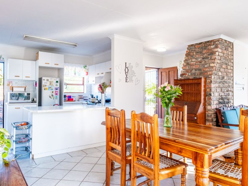 Neat Denneoord Home with Great Potential - Photo 5