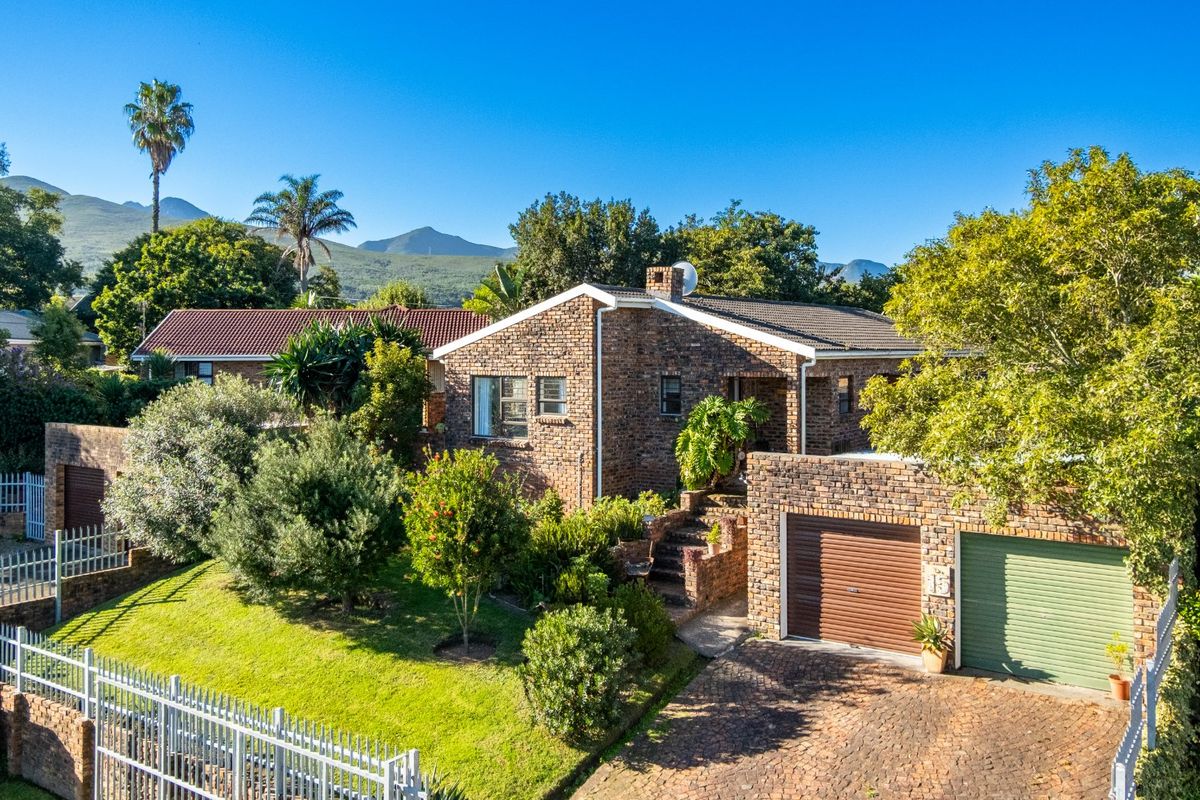 Neat Denneoord Home with Great Potential - Photo 2