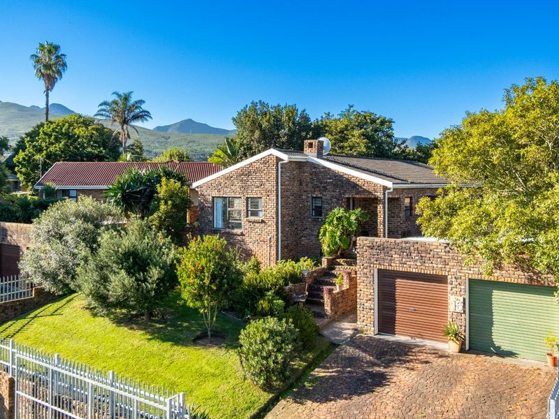 Neat Denneoord Home with Great Potential - Photo 2