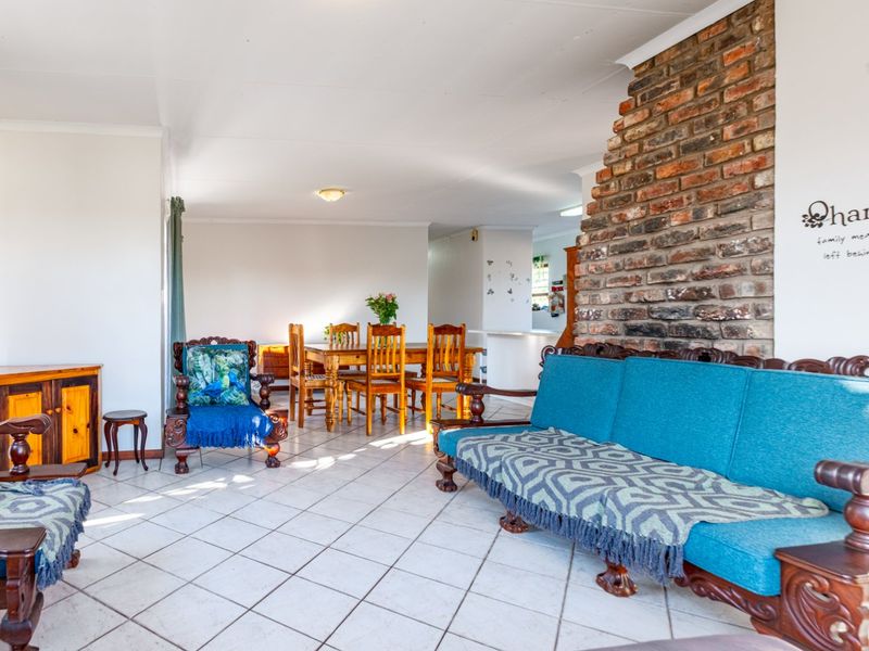 Neat Denneoord Home with Great Potential - Photo 4