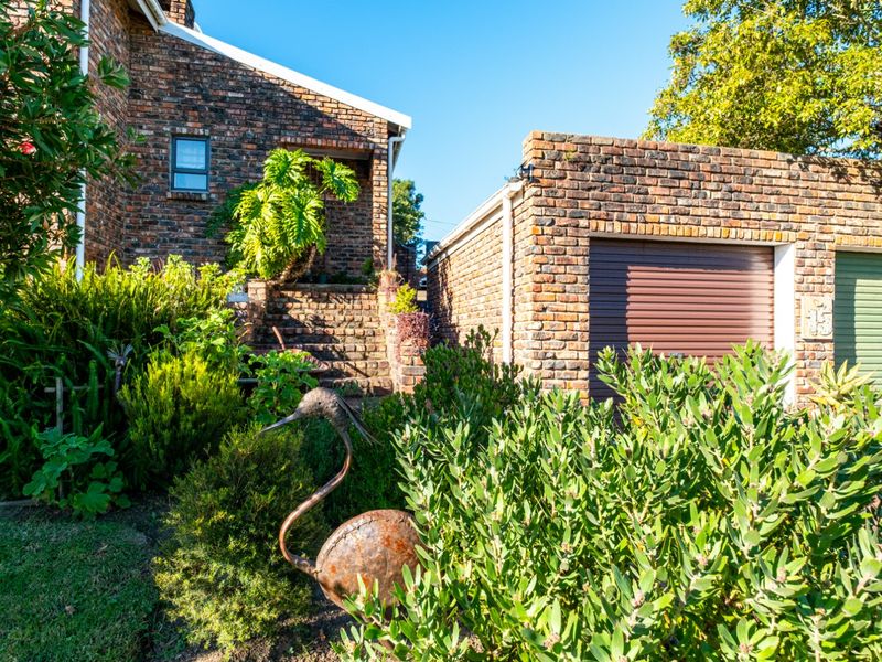 Neat Denneoord Home with Great Potential - Photo 3