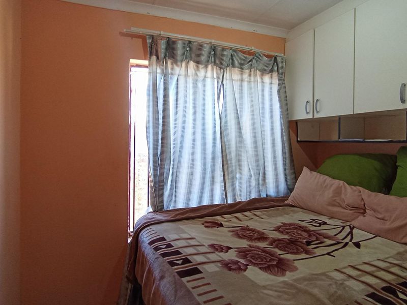 3 Bedroom House for Sale in Noordwyk - Photo 7