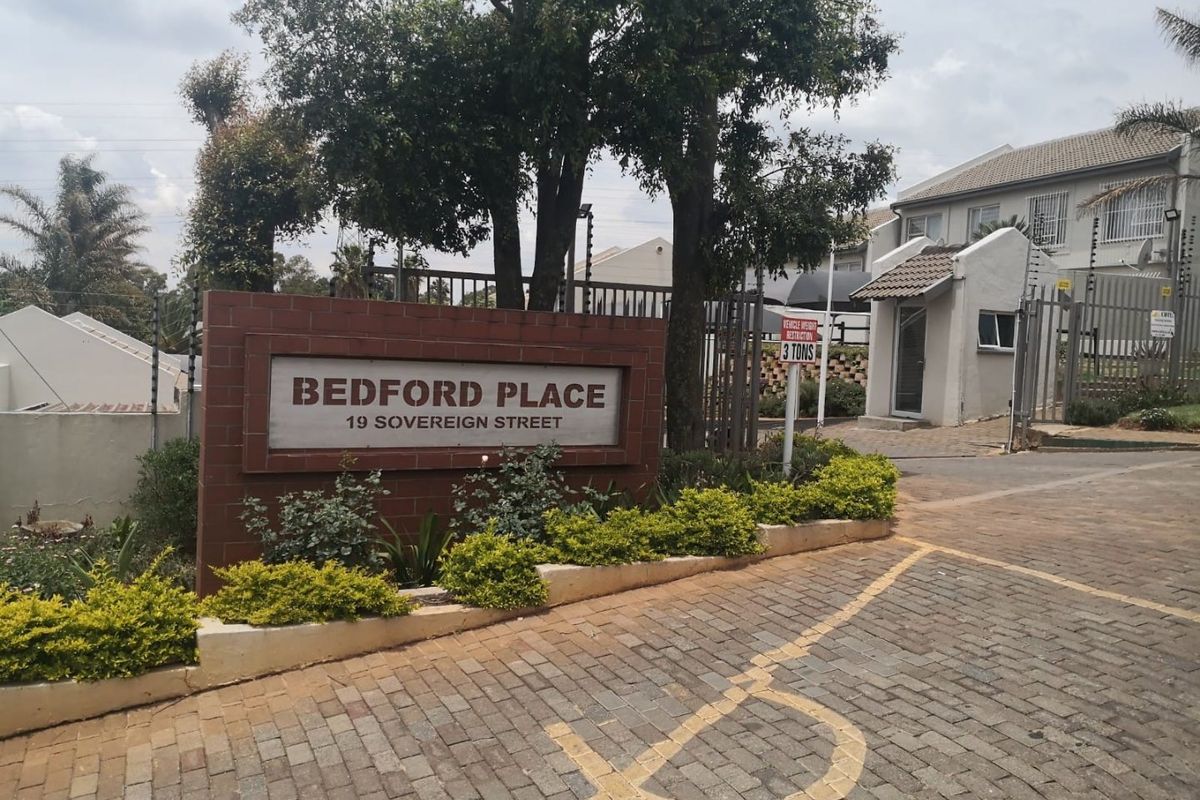 This spacious duplex is situated in a highly secure complex.  - Photo 3