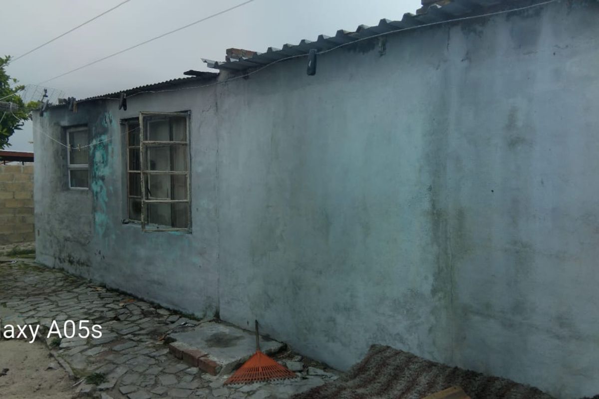 4 BEDROOM HOUSE IN MELTON ROSE  - Photo 2