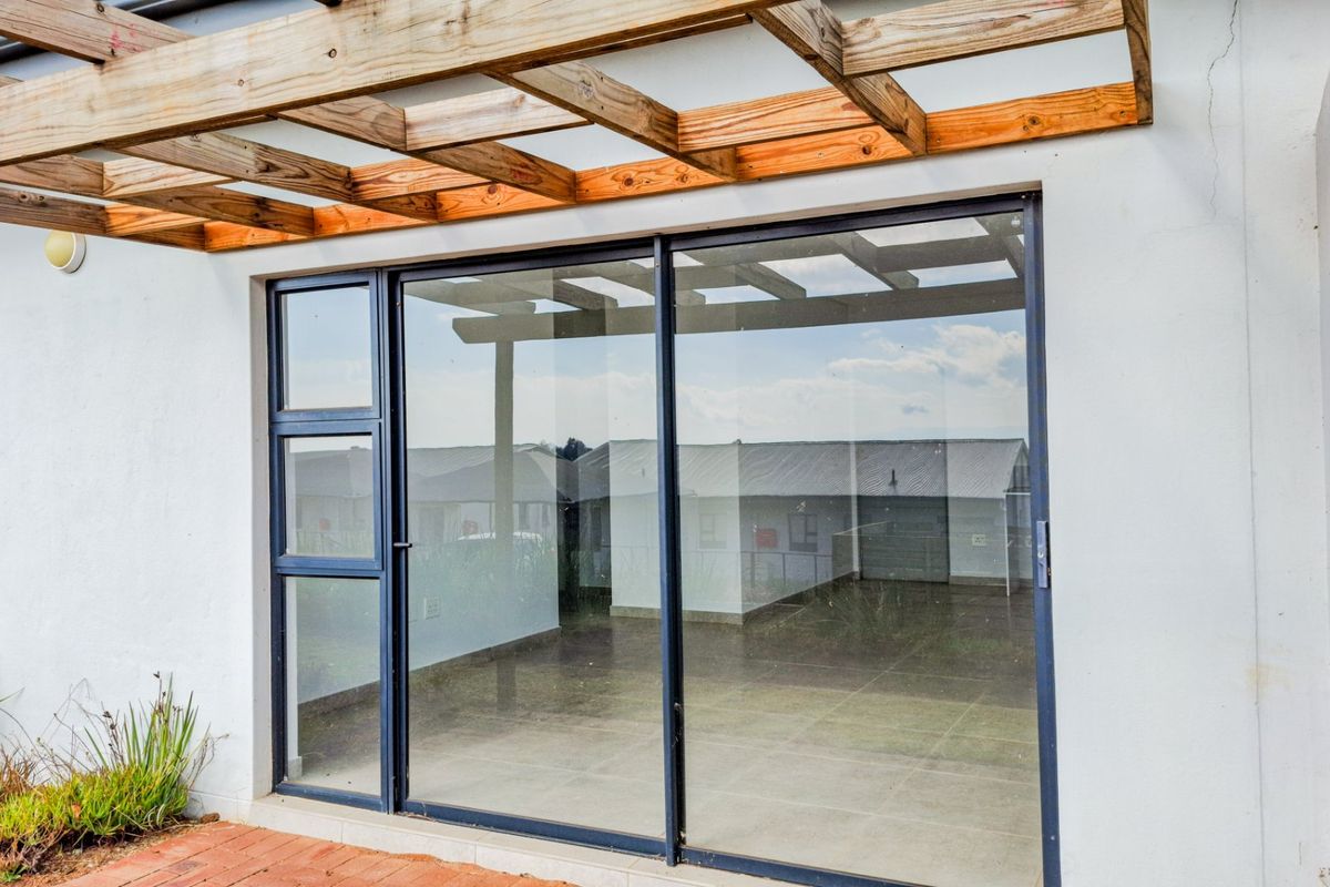 Modern. Neat. Popular. Cheap. Great for Investors. - Photo 3