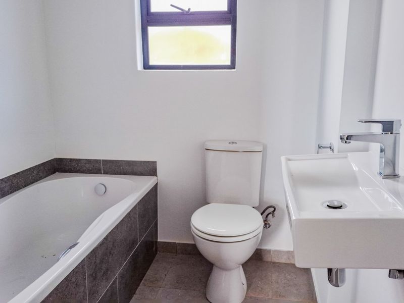 Modern. Neat. Popular. Cheap. Great for Investors. - Photo 9