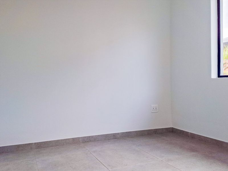 Modern. Neat. Popular. Cheap. Great for Investors. - Photo 10