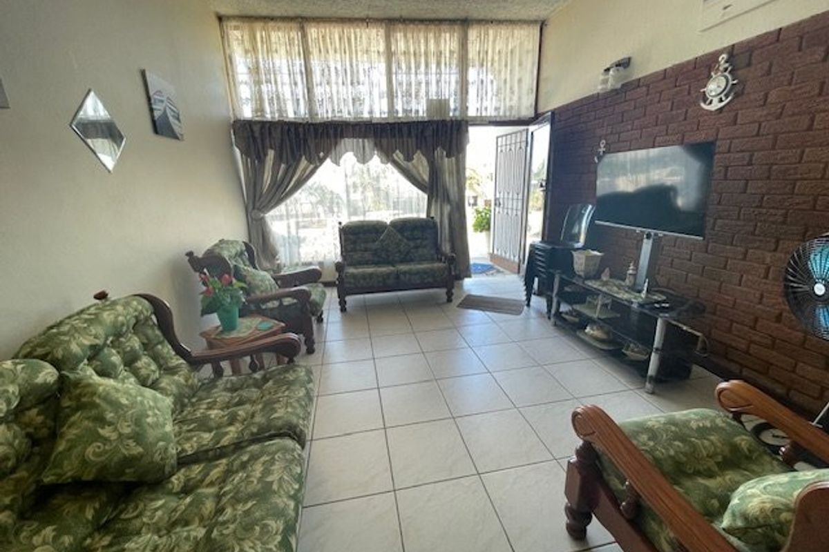 Perfectly Located Two-Bedroom Unit In The Krizann Complex  - Photo 2