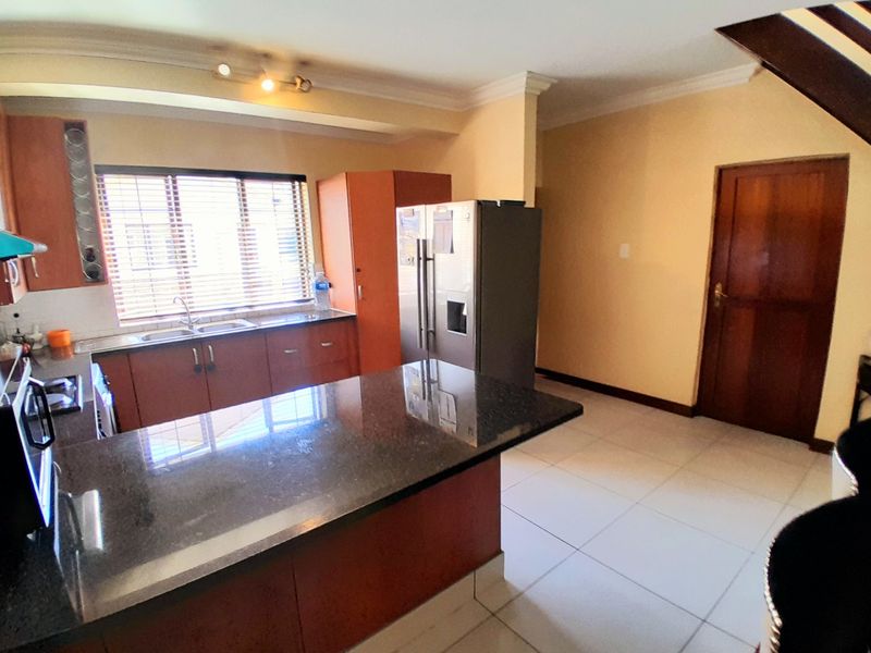 Three bedrooms house for sale in Carlswald - Photo 4