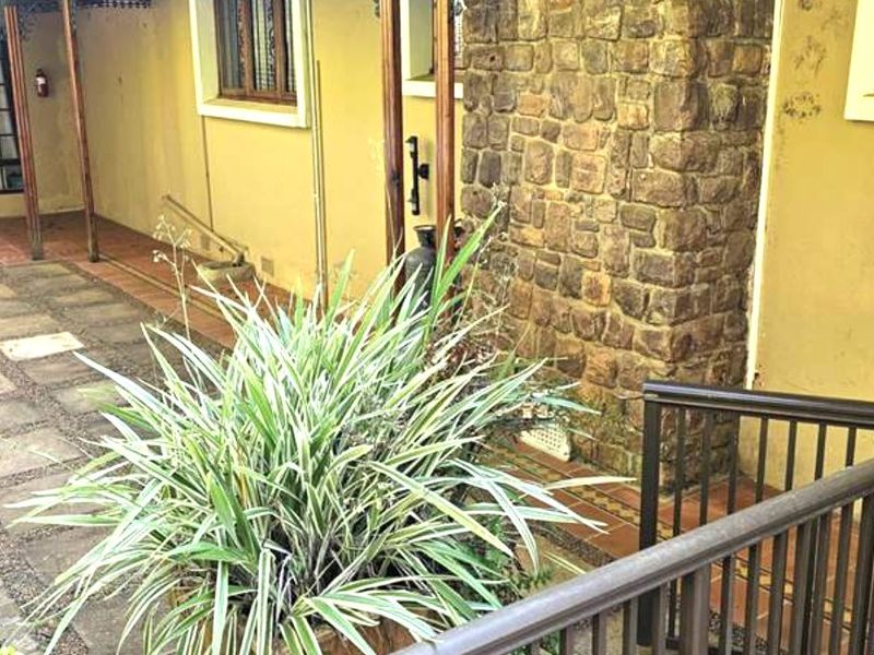 Modern commercial office space in Kloof - Photo 3