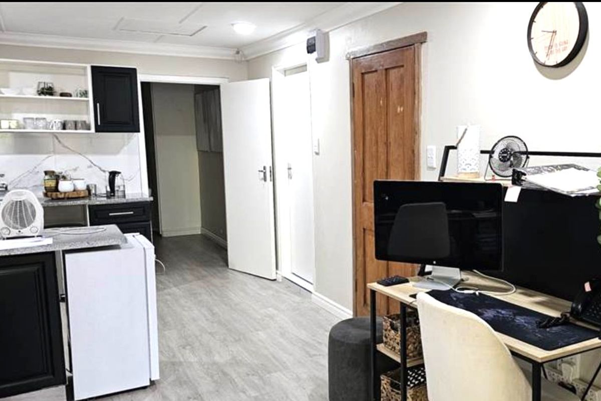 Modern commercial office space in Kloof - Photo 5