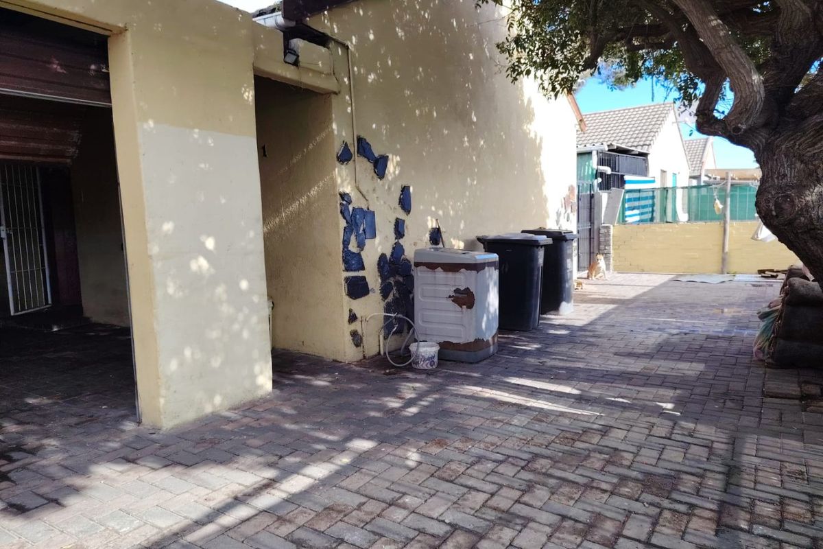 3 Bed House in Stratford Green, Eersterivier South for Sale - Photo 2