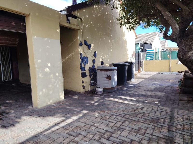 3 Bed House in Stratford Green, Eersterivier South for Sale - Photo 2