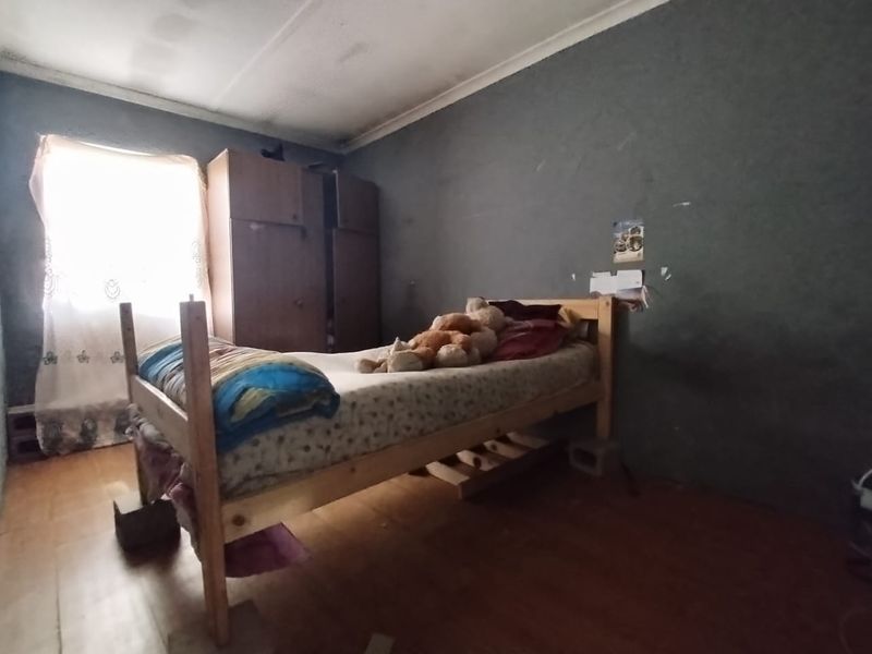 Two-Bedroom Home For Sale in Lavernder Hill.  - Photo 5