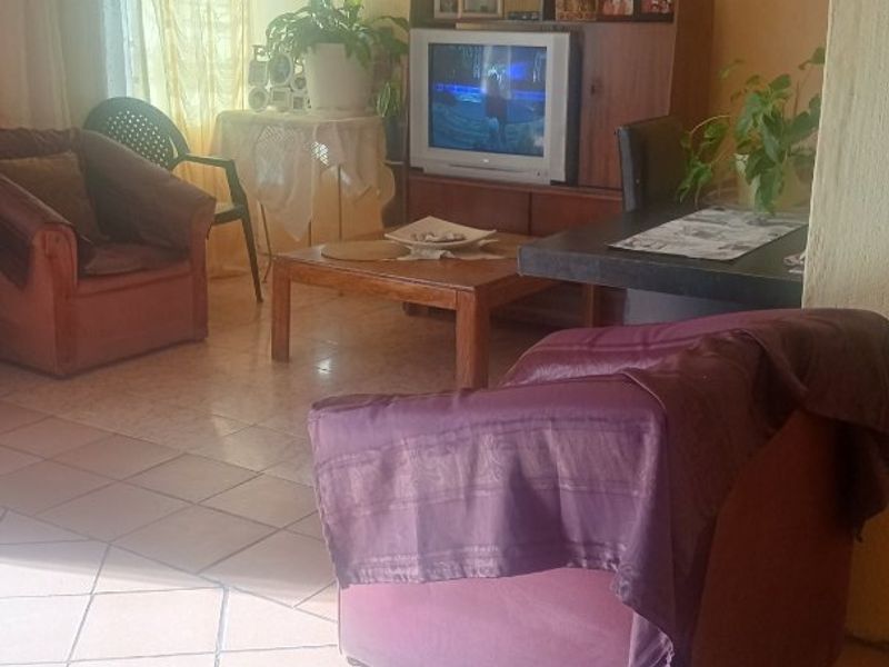 Lovely 3 Bedrooms in Eastridge  - Photo 4