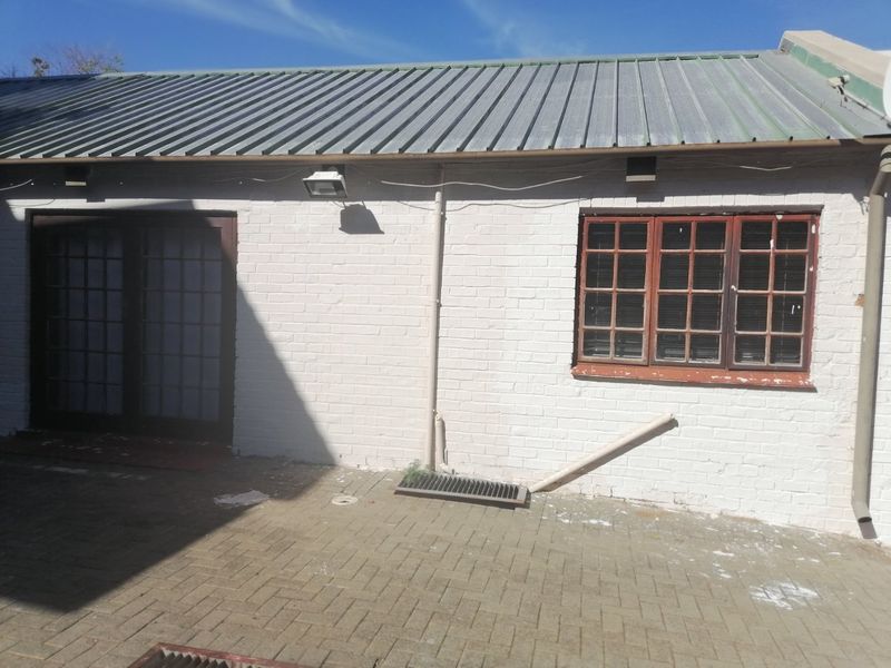 This Property is Calling all Investors, situated in Westdene, Bloemfontein - Photo 5