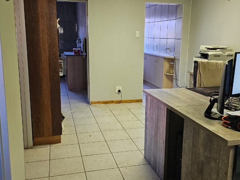 Excellent Investment in Brandwag, Bloemfontein  - Photo 10