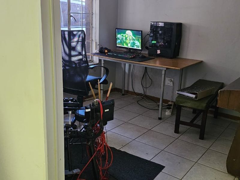 Excellent Investment in Brandwag, Bloemfontein  - Photo 9