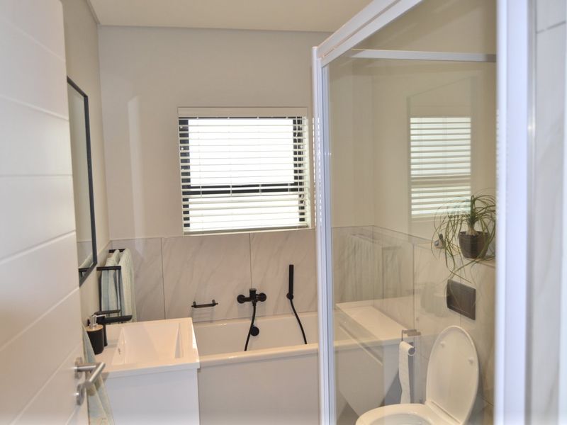 Charming 3-Bedroom Home in Somerset Lakes – Perfect for Downsizing - Photo 10