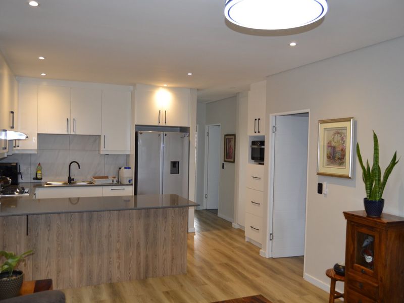 Charming 3-Bedroom Home in Somerset Lakes – Perfect for Downsizing - Photo 6