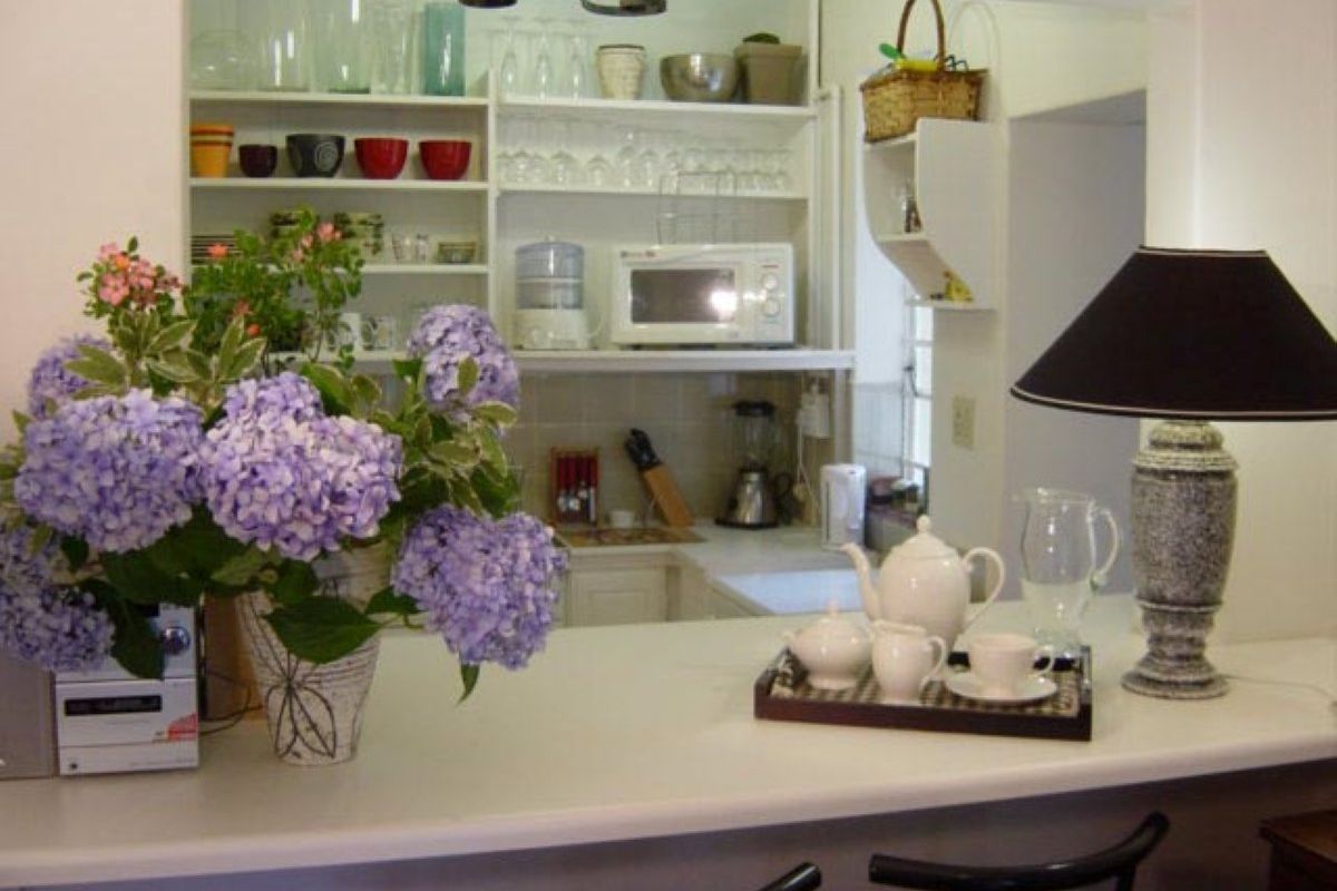 2 Bed 2bath Cosy House cottage with a Lovely Garden-Corporate Rental, suitable for Expats, Professionals-Water, Utilities, House Keeping, Uncapped Wi-fi all included-Rosebank.  A Steal! - Photo 4